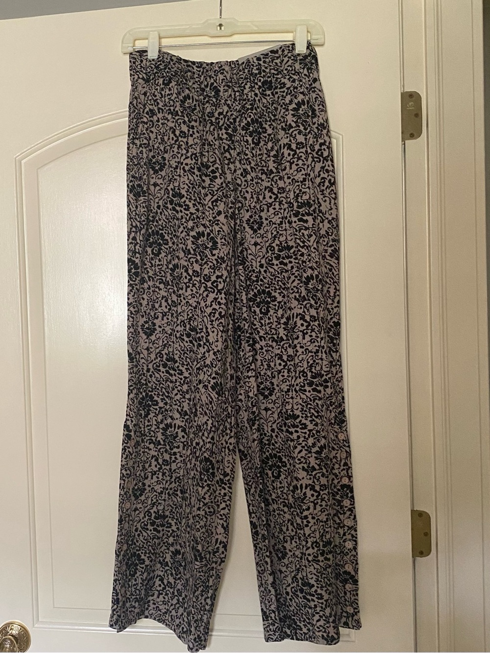 Soft Surroundings Black and Taupe Wide-Leg Floral Pants